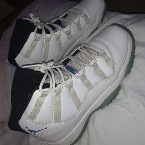 Shoes - Picture 1 of 2